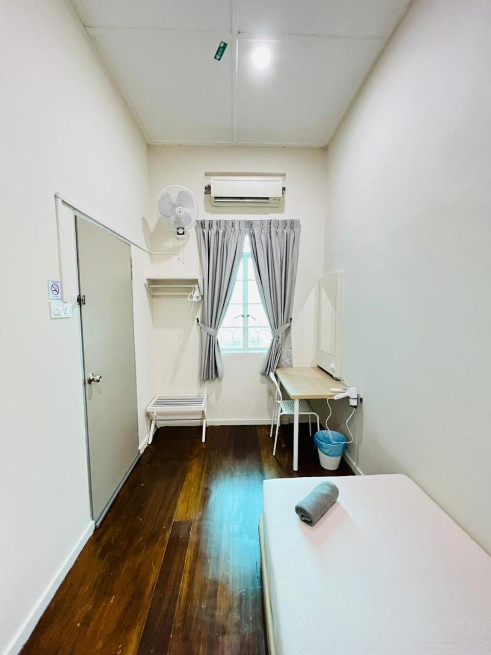 Myroom Georgetown, Off Jalan Burma, Gurney Drive Экстерьер фото