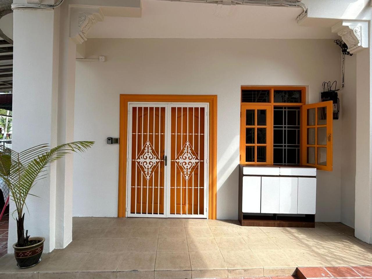 Myroom Georgetown, Off Jalan Burma, Gurney Drive Экстерьер фото